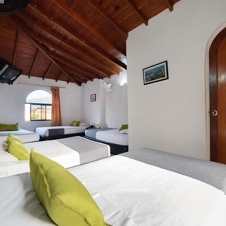 Ayenda 1234 Imperio 70 Hotel Medellin Ngoại thất bức ảnh