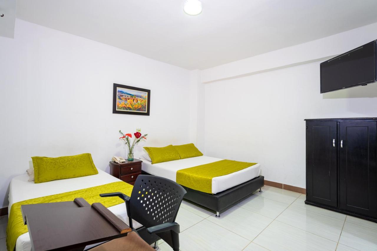 Ayenda 1234 Imperio 70 Hotel Medellin Ngoại thất bức ảnh