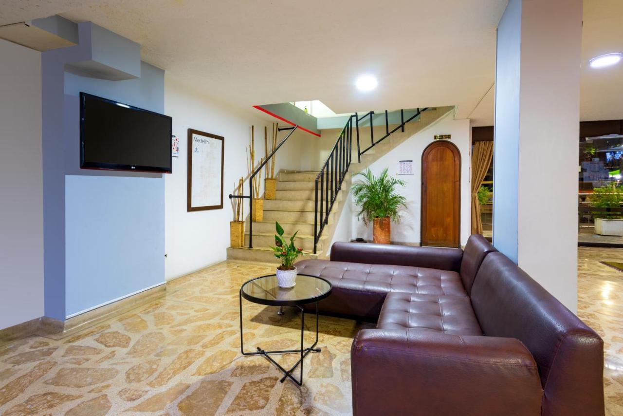 Ayenda 1234 Imperio 70 Hotel Medellin Ngoại thất bức ảnh