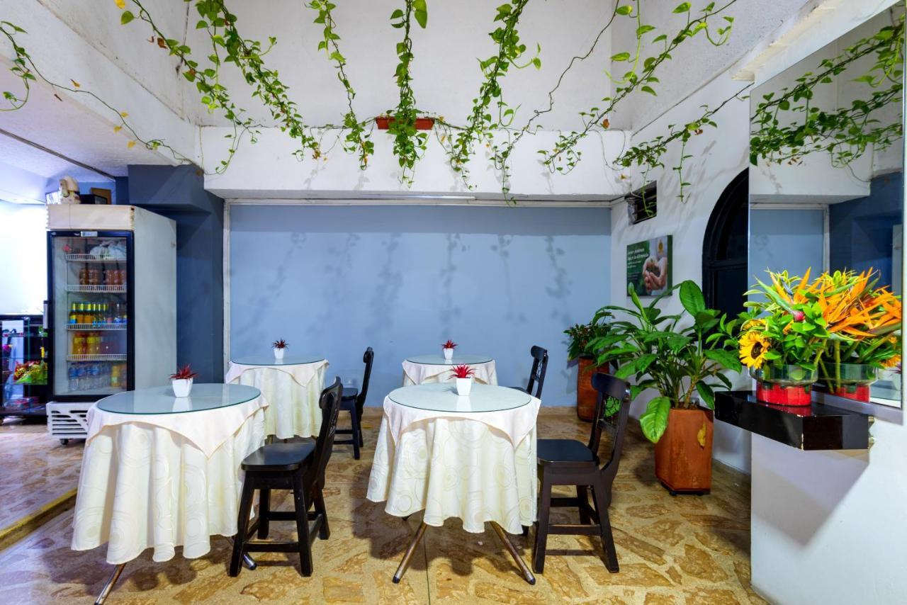 Ayenda 1234 Imperio 70 Hotel Medellin Ngoại thất bức ảnh