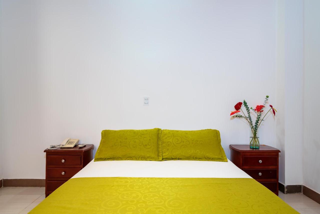 Ayenda 1234 Imperio 70 Hotel Medellin Ngoại thất bức ảnh