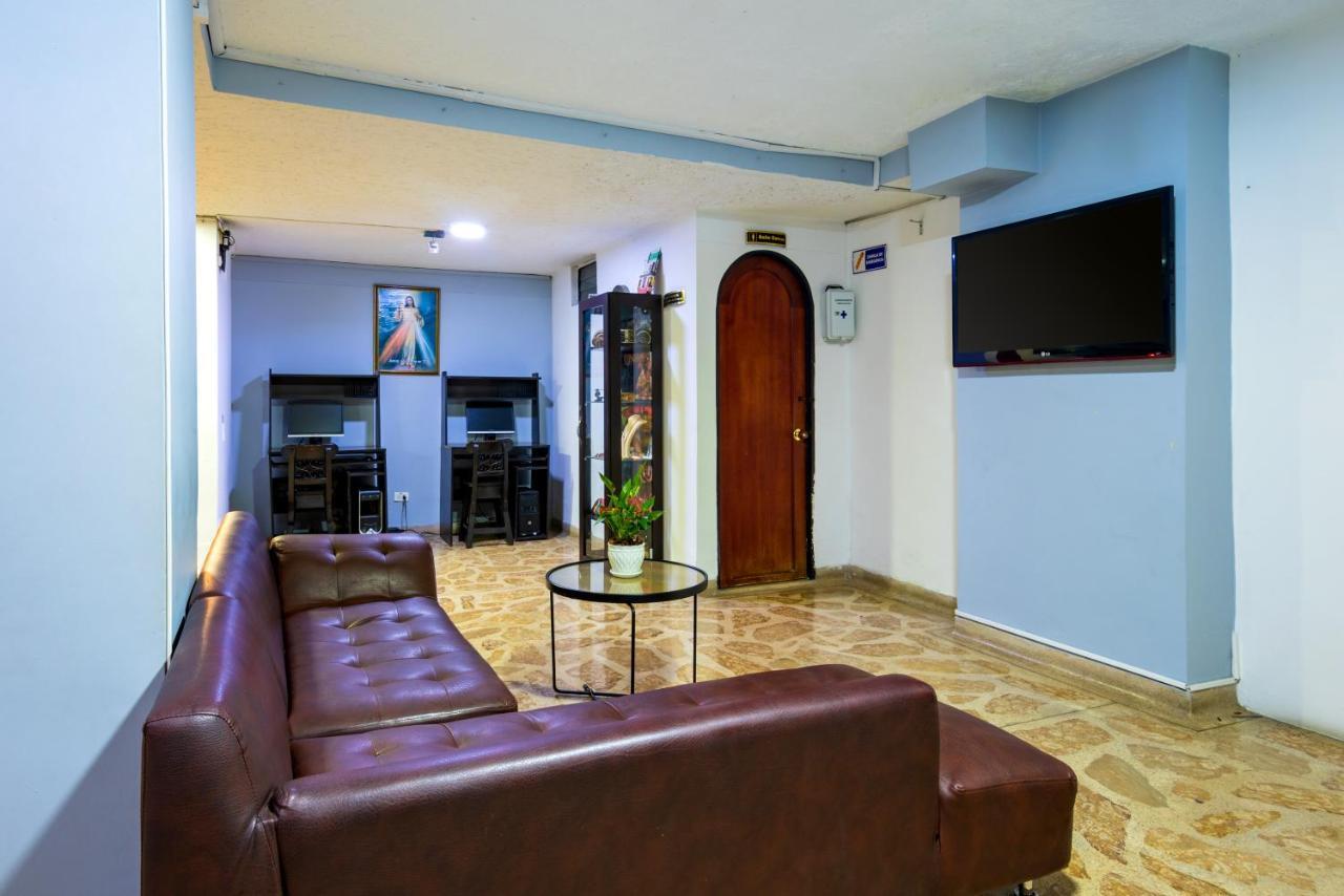 Ayenda 1234 Imperio 70 Hotel Medellin Ngoại thất bức ảnh