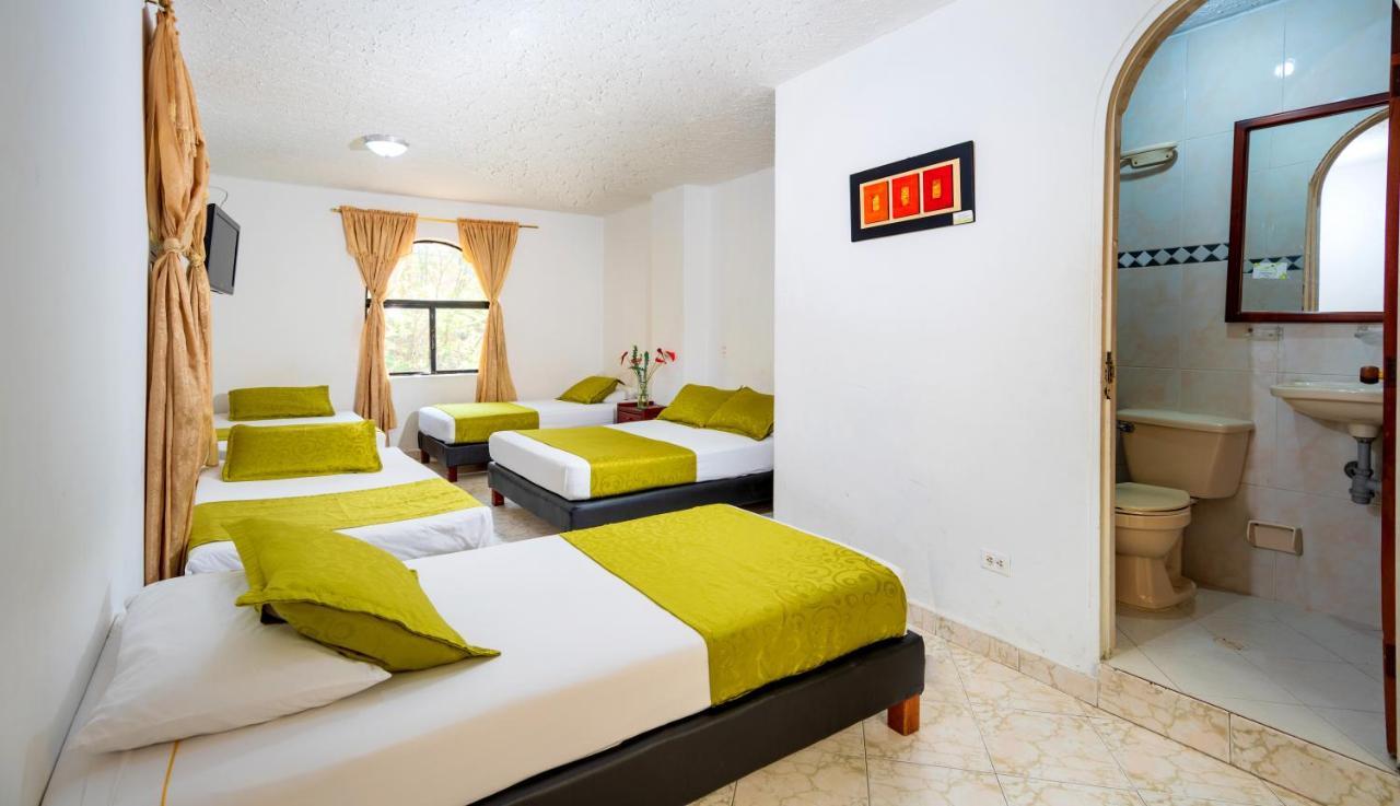 Ayenda 1234 Imperio 70 Hotel Medellin Ngoại thất bức ảnh
