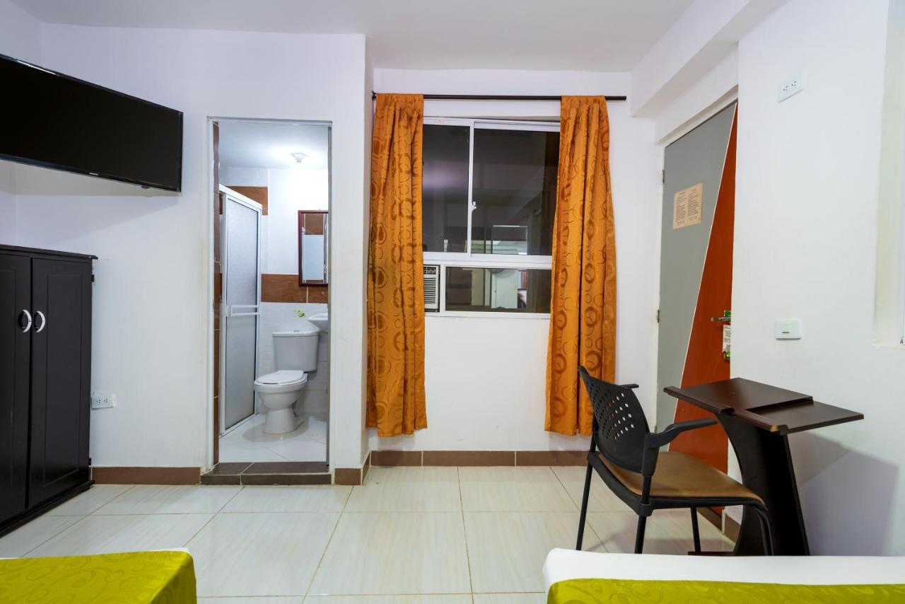 Ayenda 1234 Imperio 70 Hotel Medellin Ngoại thất bức ảnh
