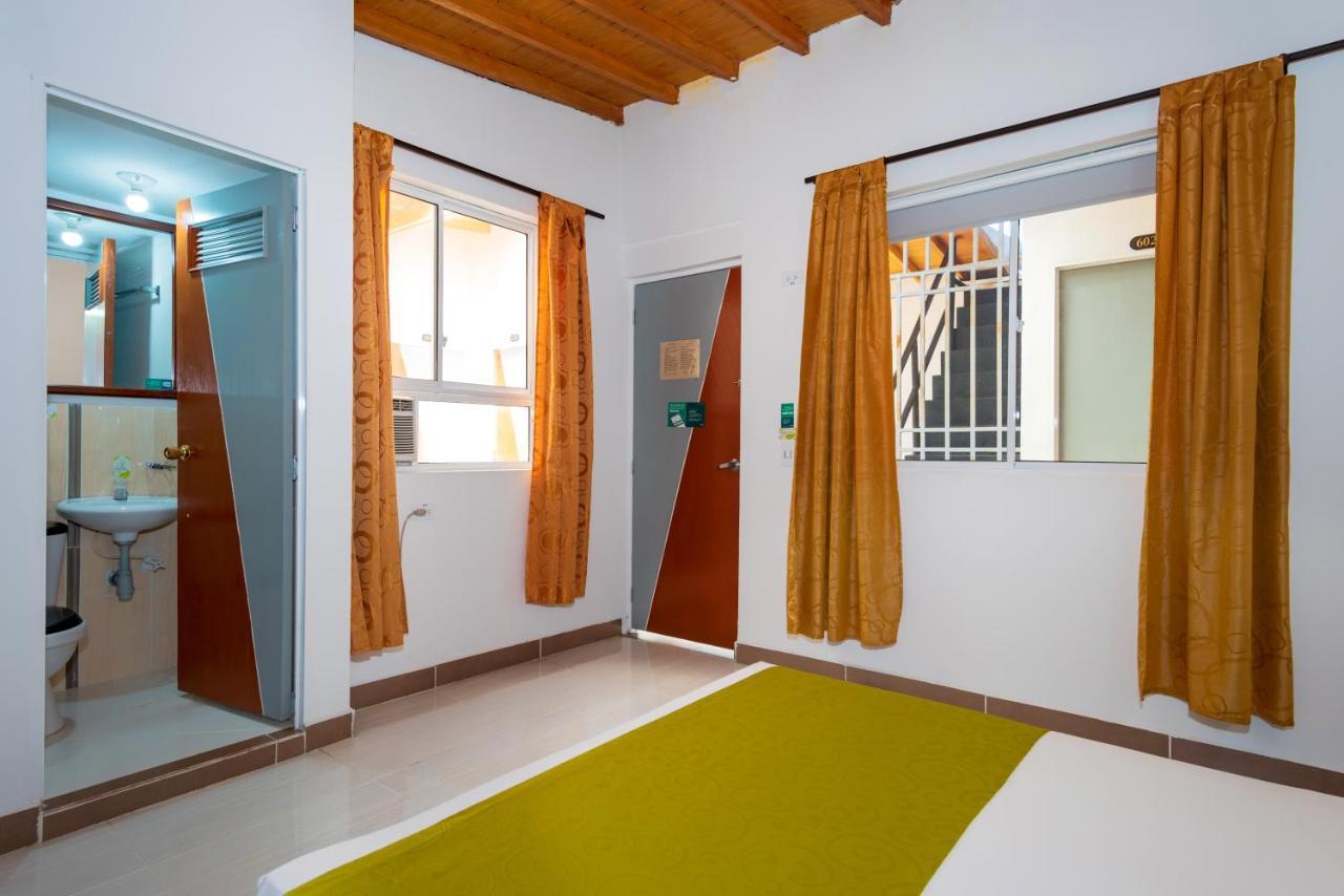 Ayenda 1234 Imperio 70 Hotel Medellin Ngoại thất bức ảnh