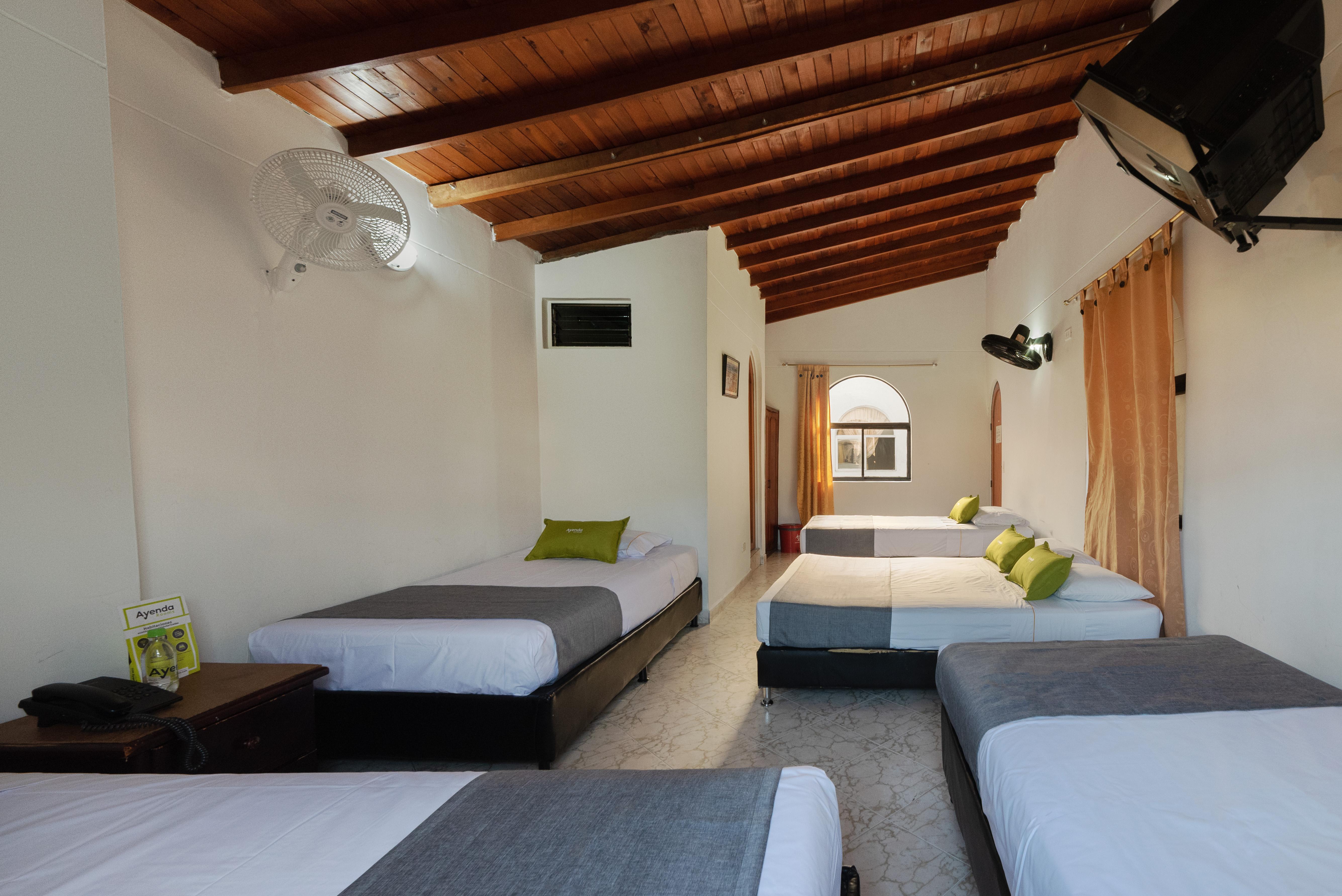 Ayenda 1234 Imperio 70 Hotel Medellin Ngoại thất bức ảnh