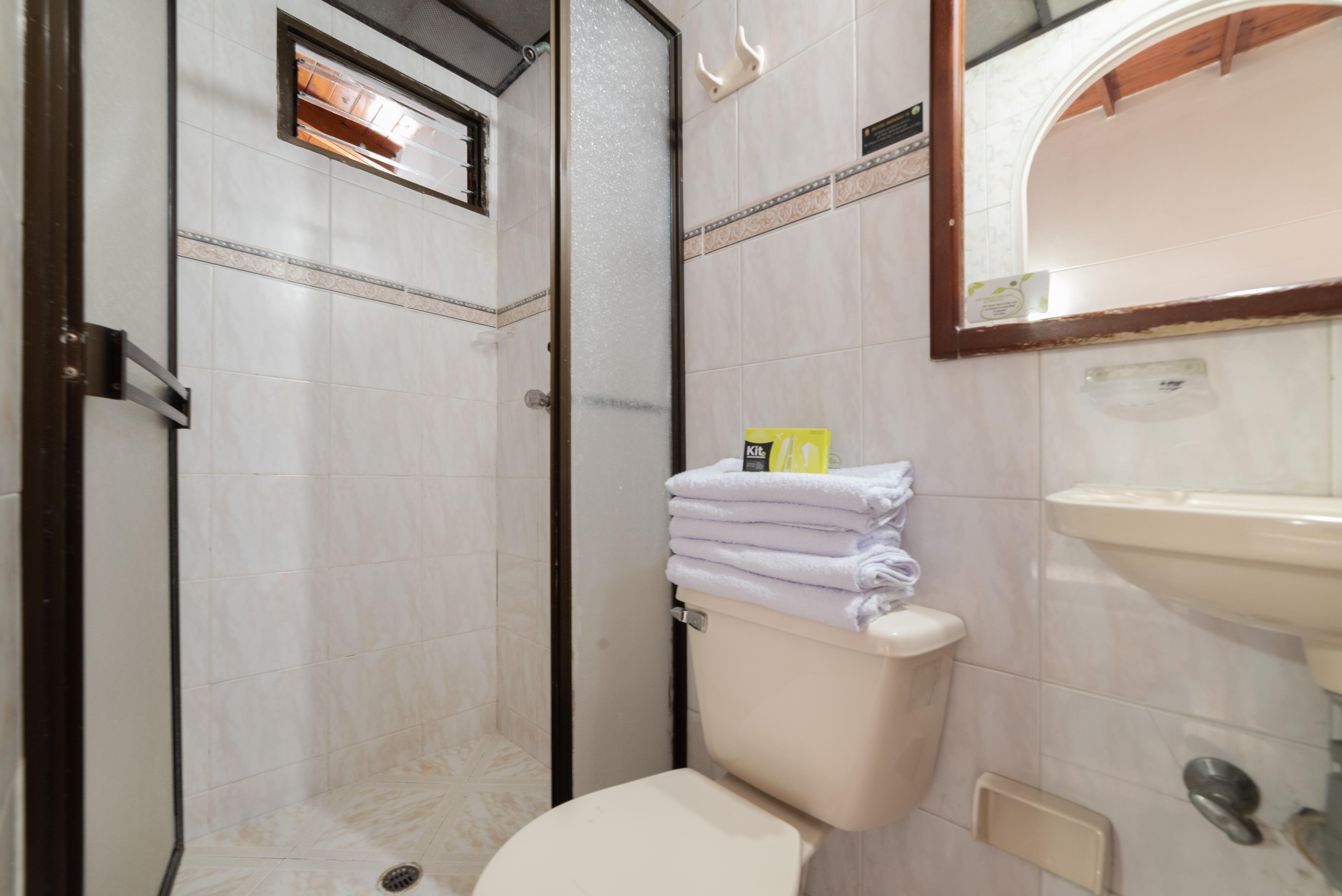 Ayenda 1234 Imperio 70 Hotel Medellin Ngoại thất bức ảnh