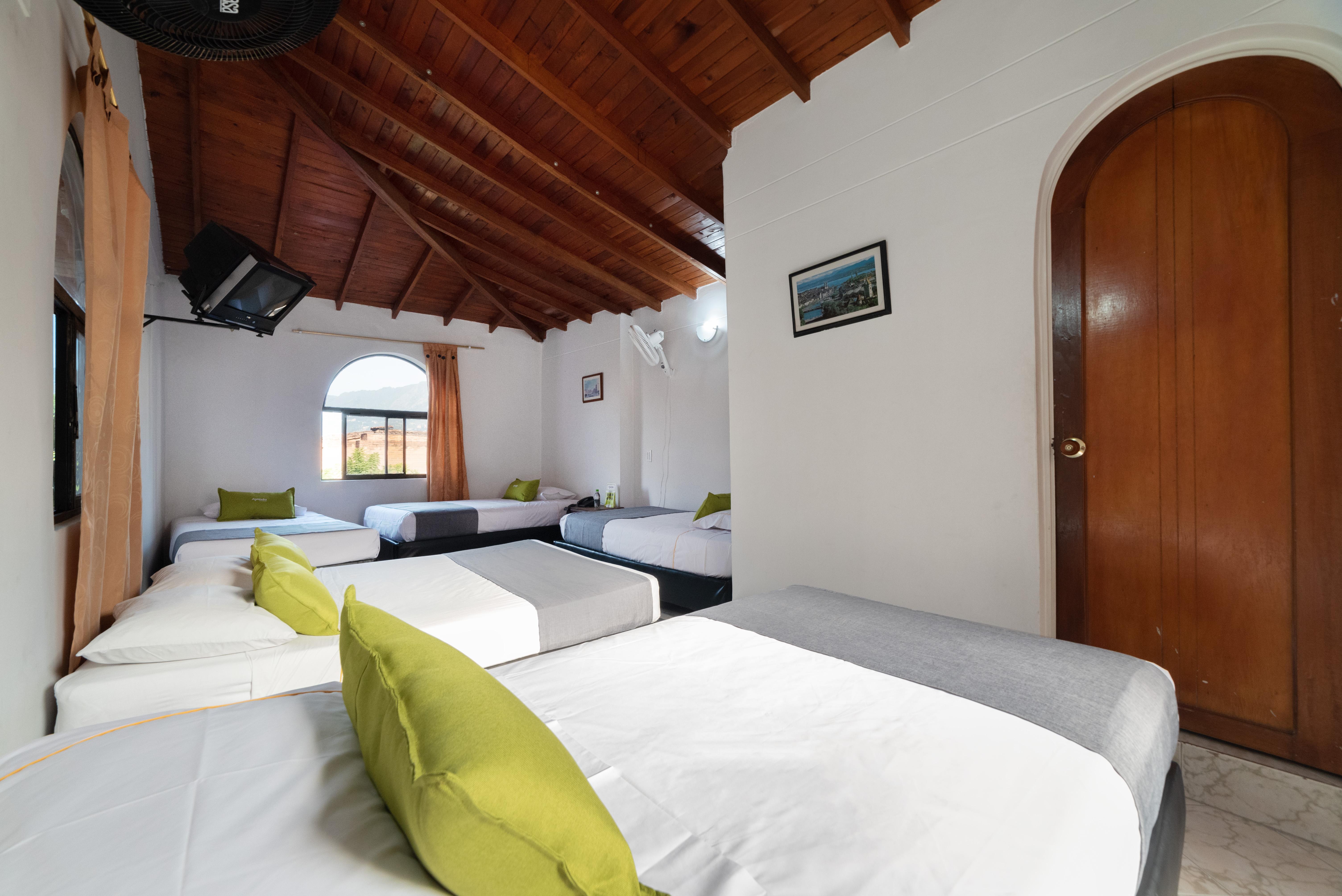 Ayenda 1234 Imperio 70 Hotel Medellin Ngoại thất bức ảnh