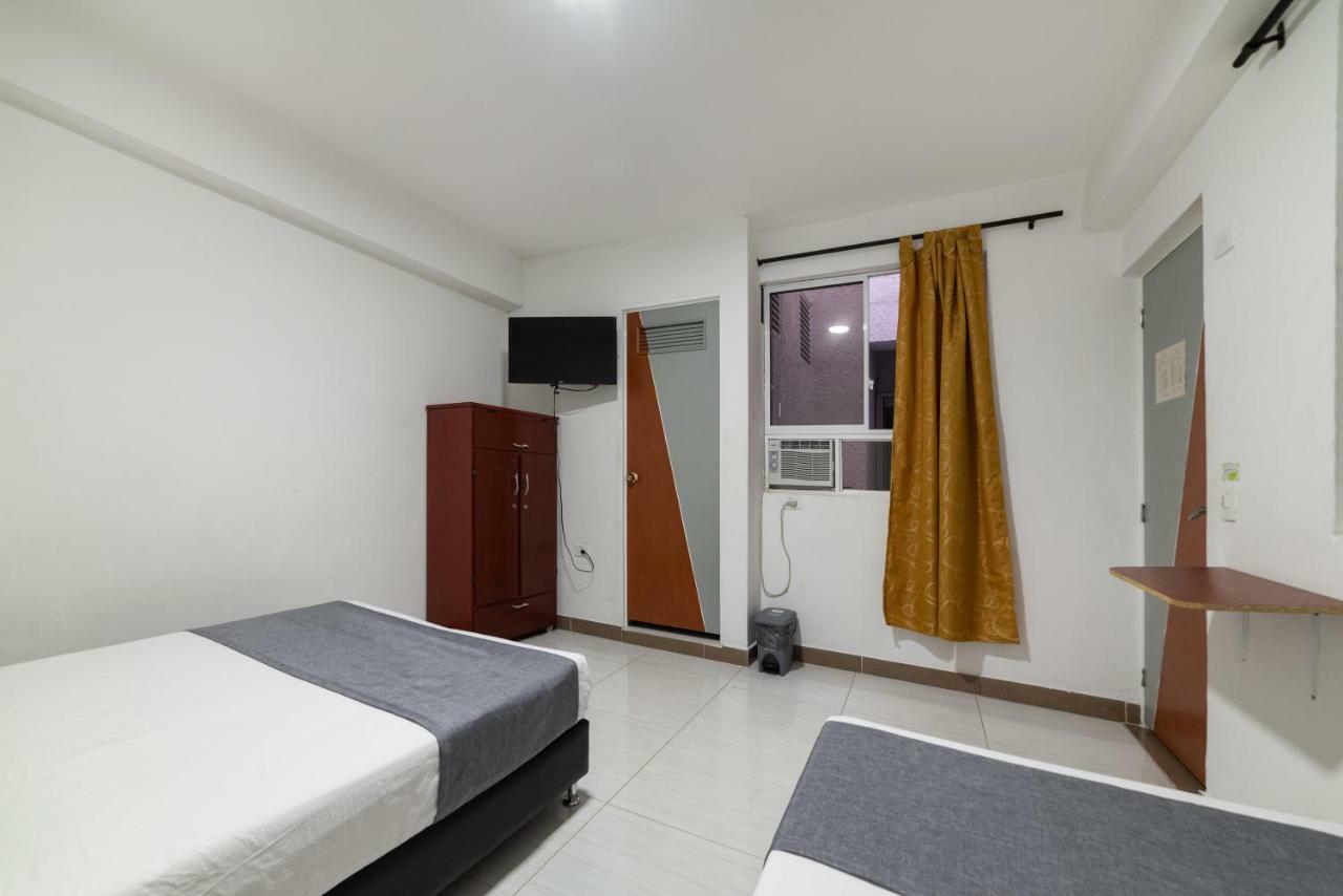 Ayenda 1234 Imperio 70 Hotel Medellin Ngoại thất bức ảnh