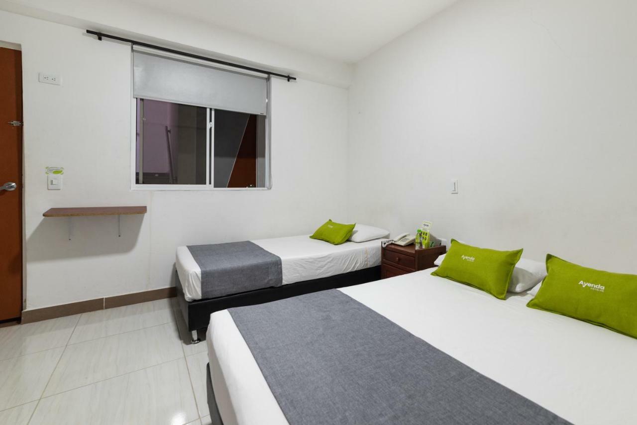 Ayenda 1234 Imperio 70 Hotel Medellin Ngoại thất bức ảnh