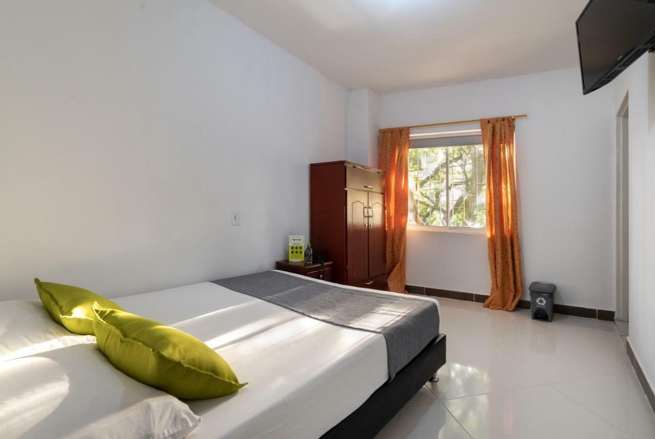 Ayenda 1234 Imperio 70 Hotel Medellin Ngoại thất bức ảnh