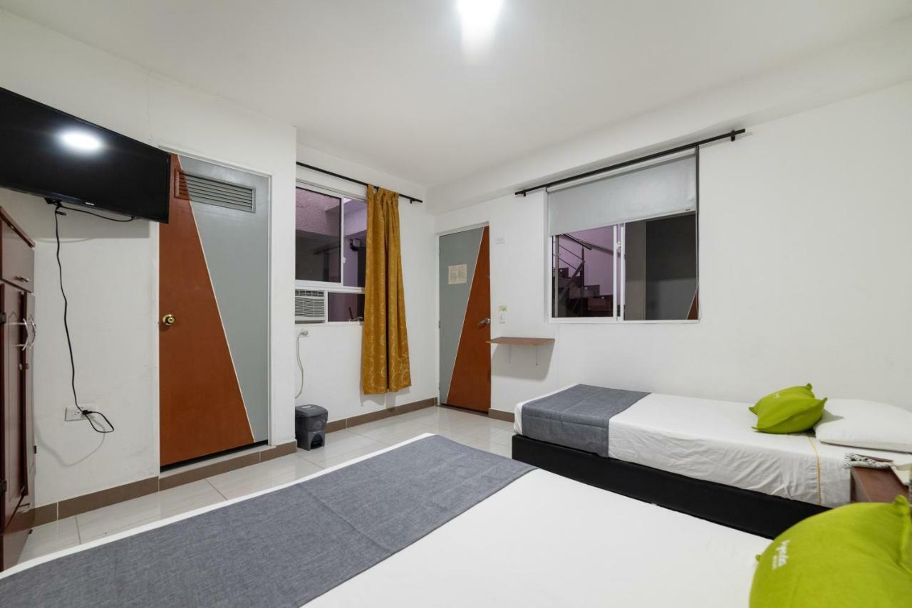 Ayenda 1234 Imperio 70 Hotel Medellin Ngoại thất bức ảnh