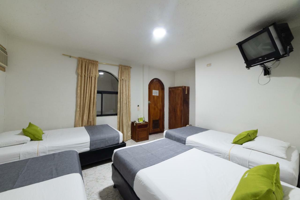 Ayenda 1234 Imperio 70 Hotel Medellin Ngoại thất bức ảnh